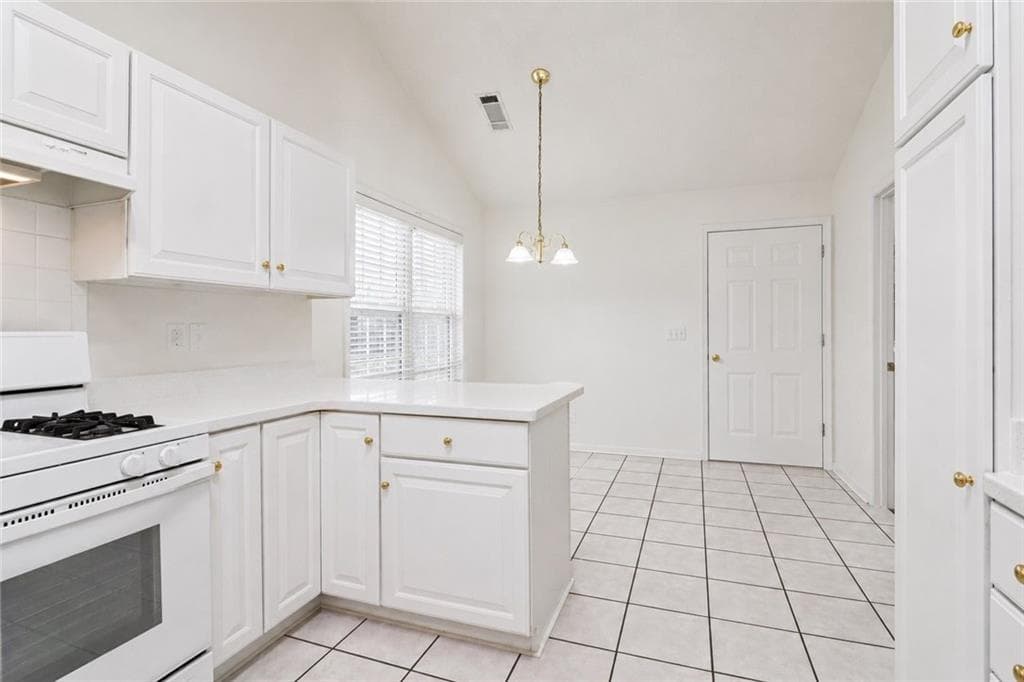 3 bedroom, 2 bathroom, 1,922 sq ft single family residence for sale at 7105 Timberbrooke Drive, Gainesville, GA 30506 — photo 10