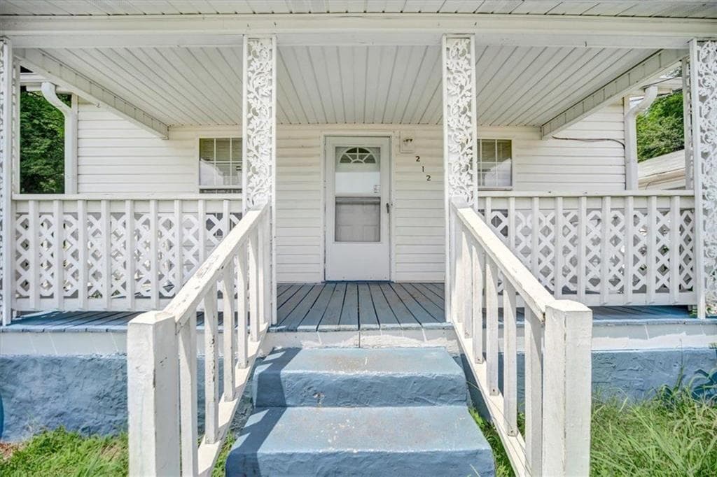 3 bedroom, 1 bathroom, 976 sq ft single family residence for sale at 212 Nixon Avenue, Rome, GA 30161 — photo 6