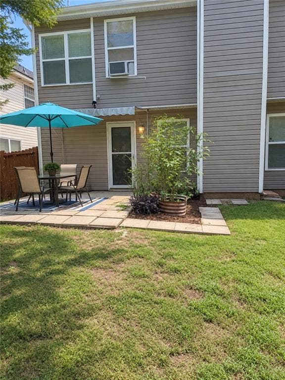 3 bedroom, 4 bathroom, 2,230 sq ft single family residence for sale at 7216 Mountain Laurel Way, Stockbridge, GA 30281 — photo 9