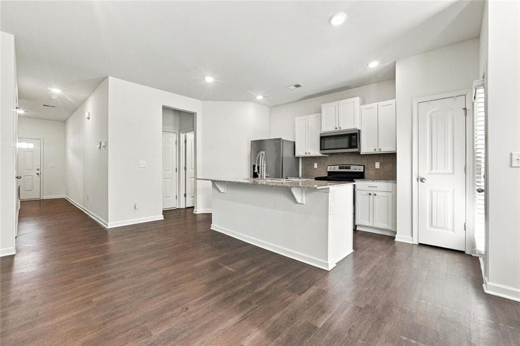 3 bedroom, 3 bathroom, 1,552 sq ft townhouse for sale at 5699 Union Pointe Drive, Union City, GA 30291 — photo 7