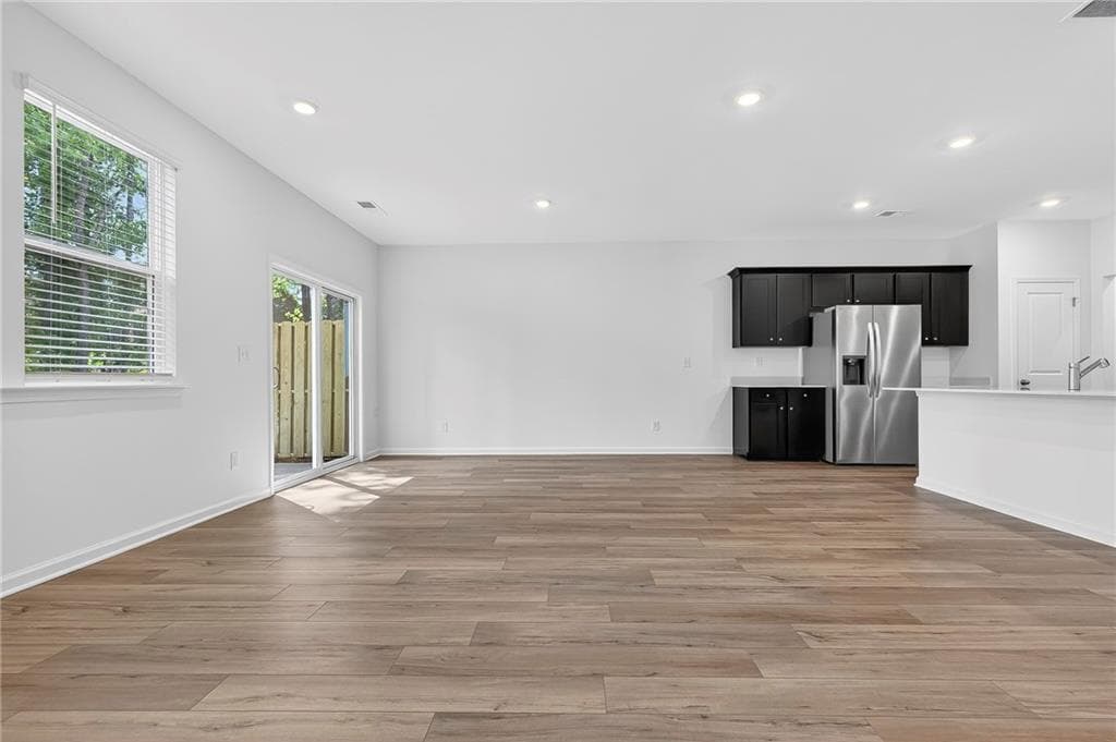 3 bedroom, 3 bathroom, 1,831 sq ft townhouse for sale at 2046 Presley Point, Lawrenceville, GA 30044 — photo 3