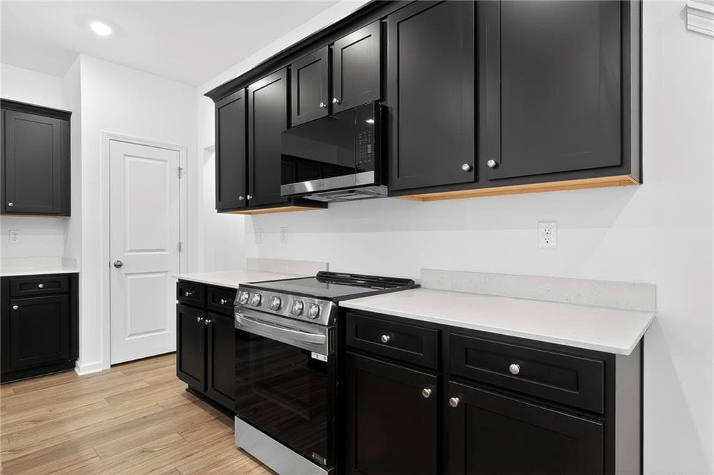 3 bedroom, 3 bathroom, 1,831 sq ft townhouse for sale at 2046 Presley Point, Lawrenceville, GA 30044 — photo 7