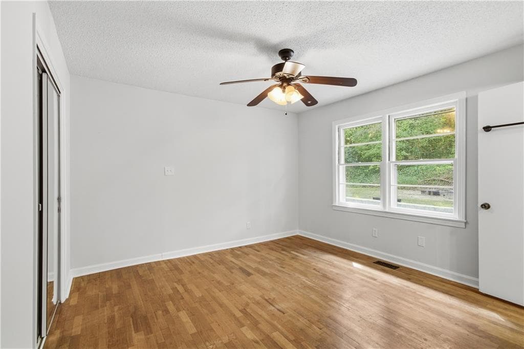3 bedroom, 2 bathroom, 1,559 sq ft single family residence for sale at 217 Victory Drive, Calhoun, GA 30701 — photo 4
