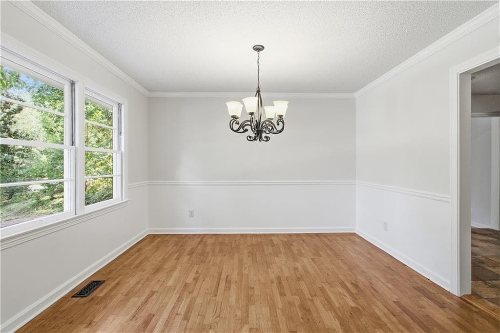 3 bedroom, 2 bathroom, 1,559 sq ft single family residence for sale at 217 Victory Drive, Calhoun, GA 30701 — photo 7