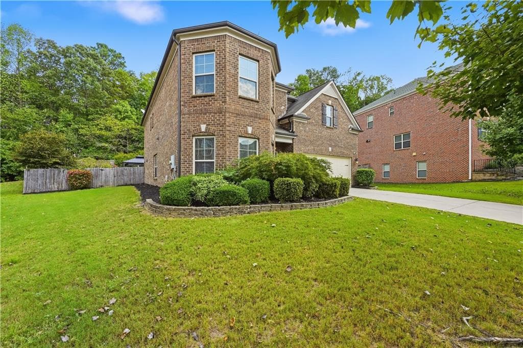 4 bedroom, 4 bathroom, 3,573 sq ft single family residence for sale at 5950 Somersby Circle, Alpharetta, GA 30005 — photo 3