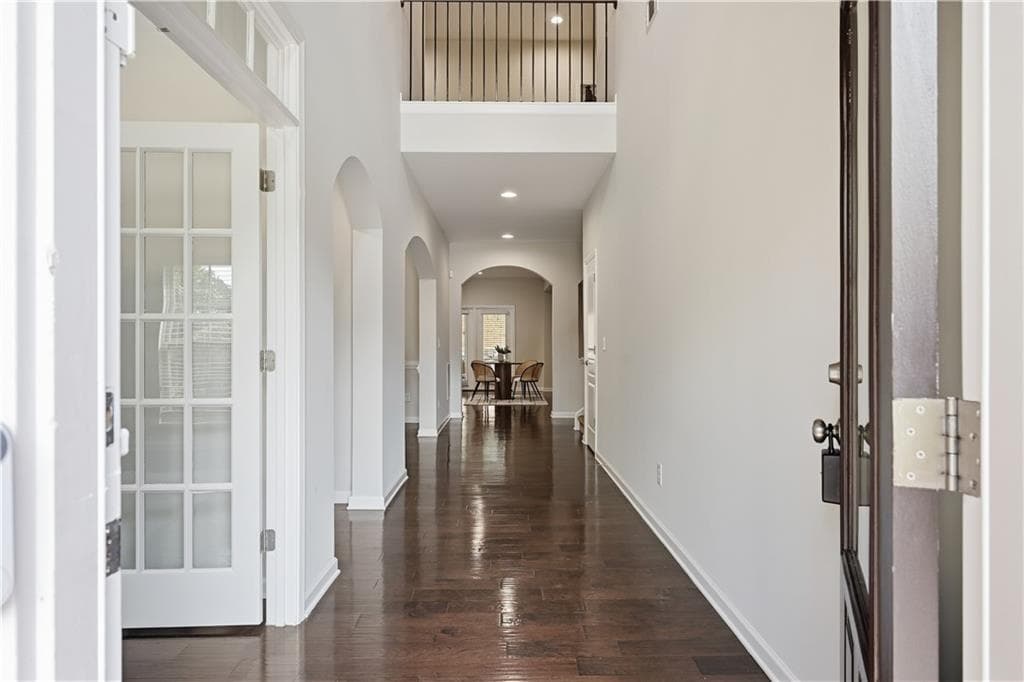 4 bedroom, 4 bathroom, 3,573 sq ft single family residence for sale at 5950 Somersby Circle, Alpharetta, GA 30005 — photo 4