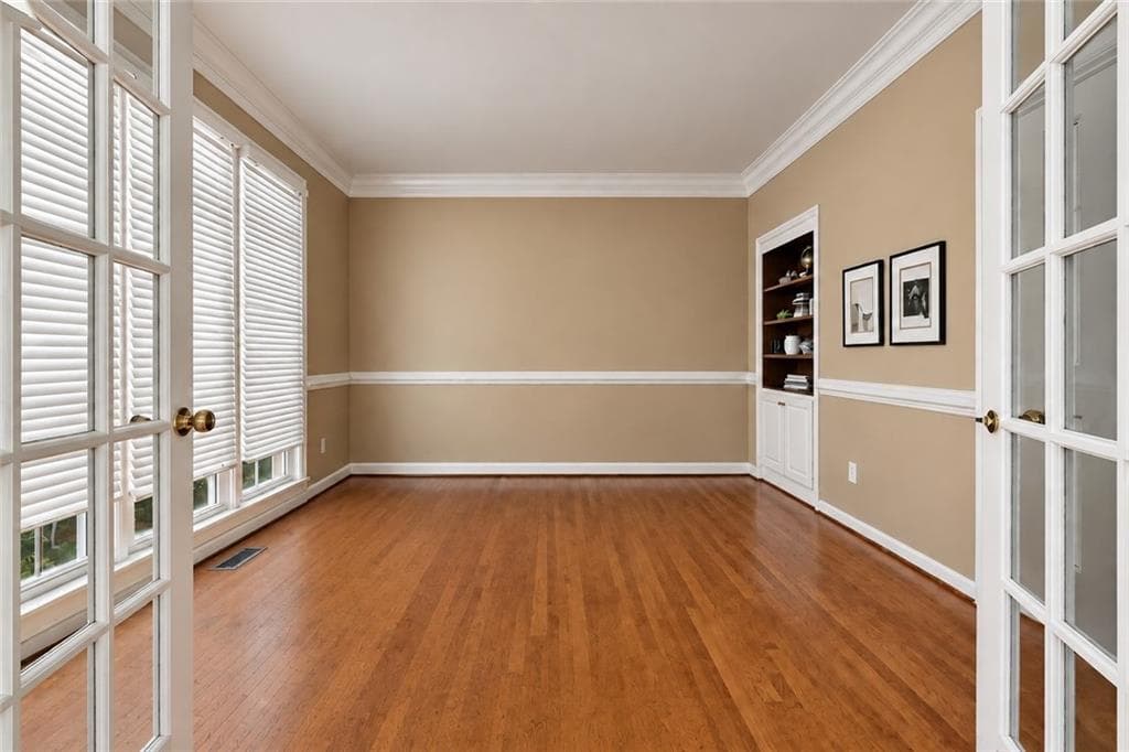 5 bedroom, 5 bathroom, 6,250 sq ft single family residence for sale at 350 Waters Bend, Johns Creek, GA 30022 — photo 4