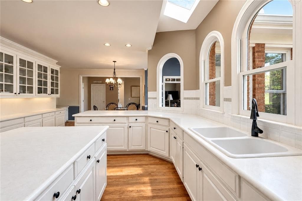 5 bedroom, 5 bathroom, 6,250 sq ft single family residence for sale at 350 Waters Bend, Johns Creek, GA 30022 — photo 7