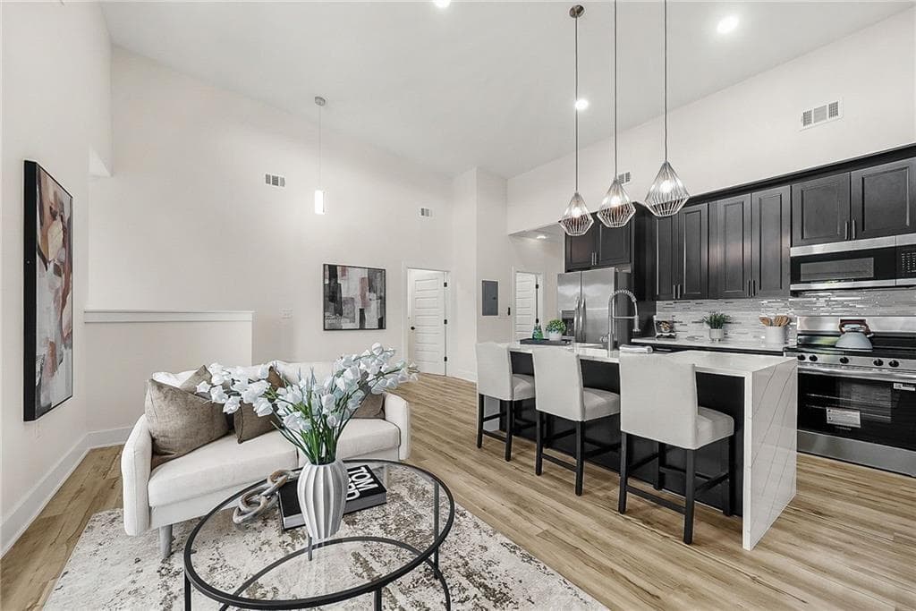 4 bedroom, 3 bathroom, 2,380 sq ft single family residence for sale at 2847 Forrest Hills Drive, Atlanta, GA 30315 — photo 5