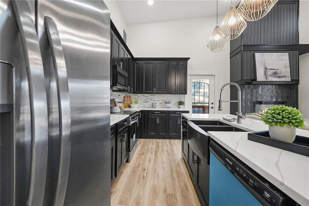 4 bedroom, 3 bathroom, 2,380 sq ft single family residence for sale at 2847 Forrest Hills Drive, Atlanta, GA 30315 — photo 8