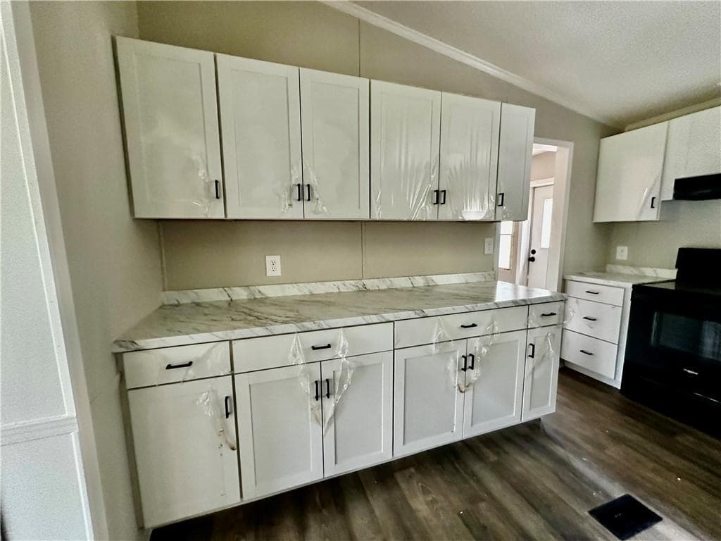 3 bedroom, 2 bathroom, 1,904 sq ft single family residence for rent at 15 Bonanza Lane, Young Harris, GA 30582 for $1,800 a month — photo 4