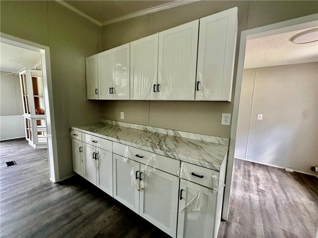3 bedroom, 2 bathroom, 1,904 sq ft single family residence for rent at 15 Bonanza Lane, Young Harris, GA 30582 for $1,800 a month — photo 9