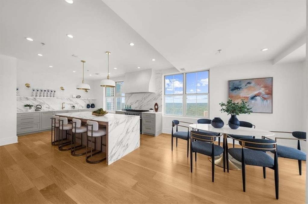 4 bedroom, 4 bathroom, 3,157 sq ft condominium for sale at 2881 Peachtree Road 2201, Atlanta, GA 30305 — photo 2
