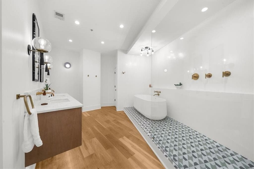 4 bedroom, 4 bathroom, 3,157 sq ft condominium for sale at 2881 Peachtree Road 2201, Atlanta, GA 30305 — photo 3