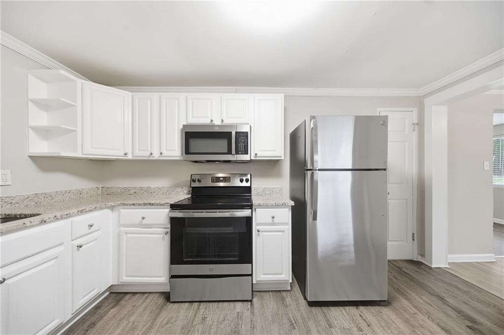5 bedroom, 2 bathroom, 1,801 sq ft single family residence for sale at 4315 Mercer Road, Decatur, GA 30035 — photo 9