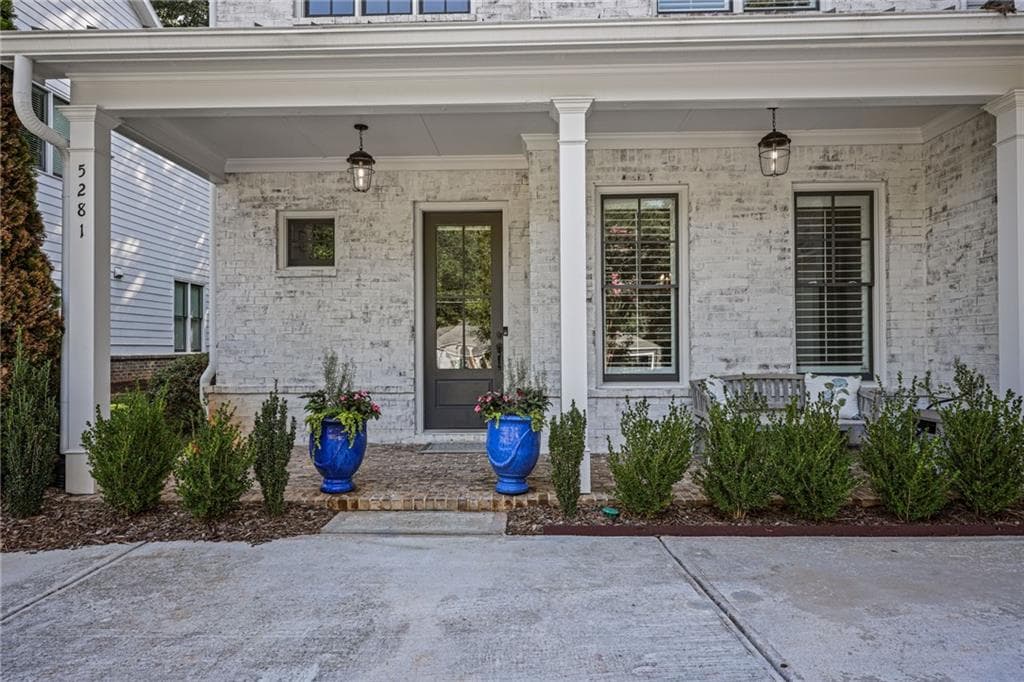 5 bedroom, 4 bathroom, 3,238 sq ft single family residence for sale at 5281 Green Hill Place, Sandy Springs, GA 30342 — photo 2