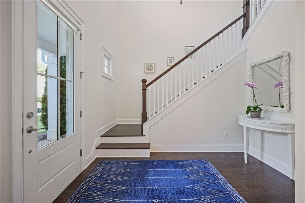 5 bedroom, 4 bathroom, 3,238 sq ft single family residence for sale at 5281 Green Hill Place, Sandy Springs, GA 30342 — photo 3