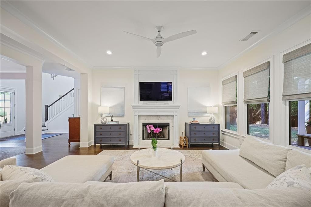 5 bedroom, 4 bathroom, 3,238 sq ft single family residence for sale at 5281 Green Hill Place, Sandy Springs, GA 30342 — photo 6