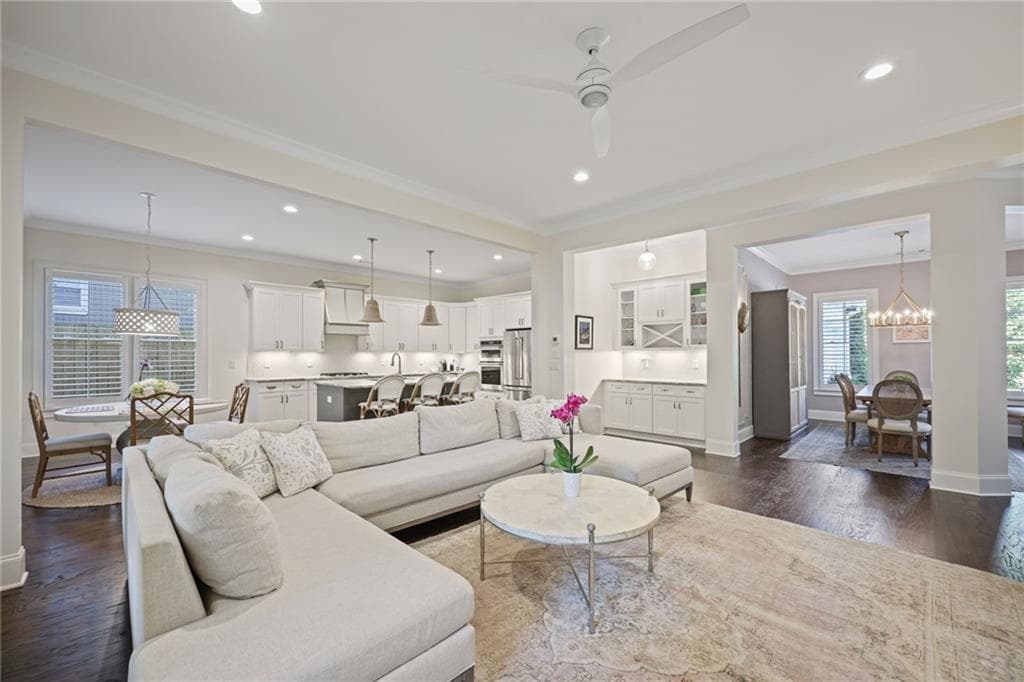 5 bedroom, 4 bathroom, 3,238 sq ft single family residence for sale at 5281 Green Hill Place, Sandy Springs, GA 30342 — photo 7