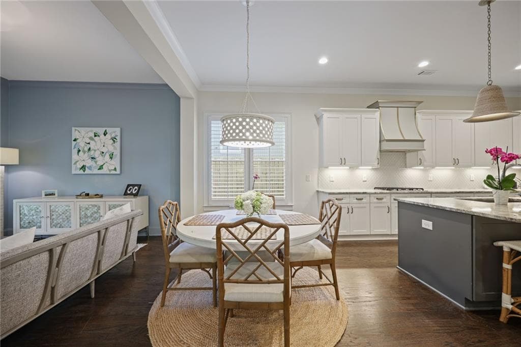 5 bedroom, 4 bathroom, 3,238 sq ft single family residence for sale at 5281 Green Hill Place, Sandy Springs, GA 30342 — photo 8