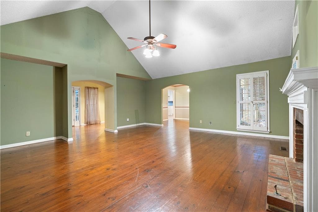 3 bedroom, 2 bathroom, 2,144 sq ft single family residence under contract at 350 Strawberry Wynde, Marietta, GA 30064 — photo 4