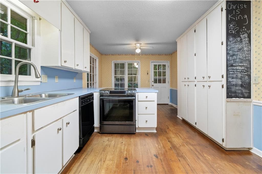 3 bedroom, 2 bathroom, 2,144 sq ft single family residence under contract at 350 Strawberry Wynde, Marietta, GA 30064 — photo 9