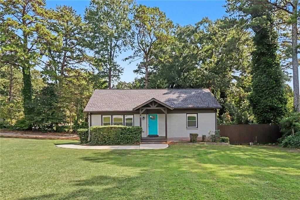 5 bedroom, 2 bathroom, 1,578 sq ft single family residence for sale at 4722 Covington Highway, Decatur, GA 30035 — photo 2