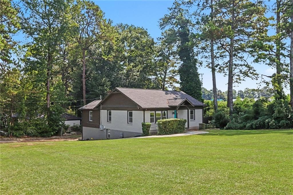 5 bedroom, 2 bathroom, 1,578 sq ft single family residence for sale at 4722 Covington Highway, Decatur, GA 30035 — photo 4