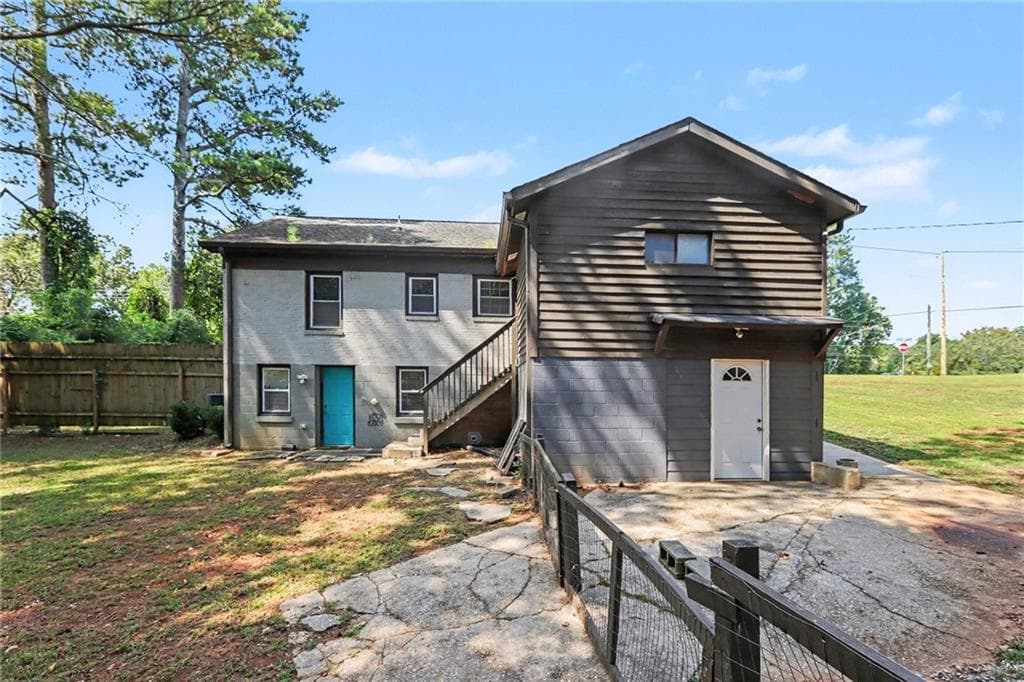 5 bedroom, 2 bathroom, 1,578 sq ft single family residence for sale at 4722 Covington Highway, Decatur, GA 30035 — photo 5