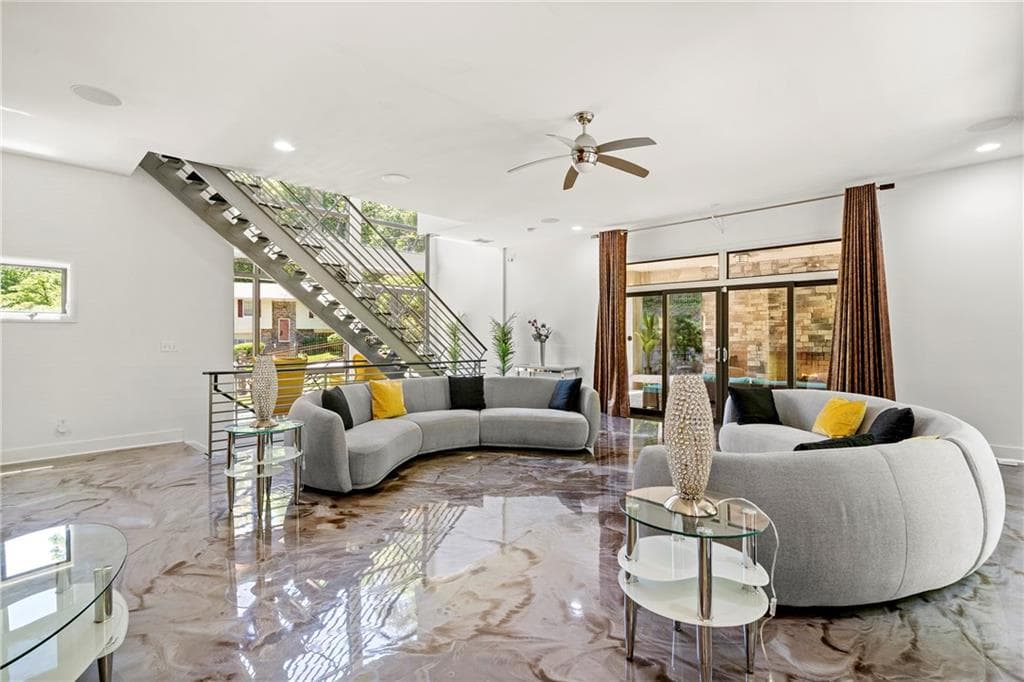 5 bedroom, 4 bathroom, 4,015 sq ft single family residence for sale at 643 Larchmont Circle, Atlanta, GA 30318 — photo 3