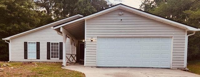 3 bedroom, 2 bathroom, 1,502 sq ft single family residence for sale at 8895 Wesley Place, Jonesboro, GA 30238 — photo 3