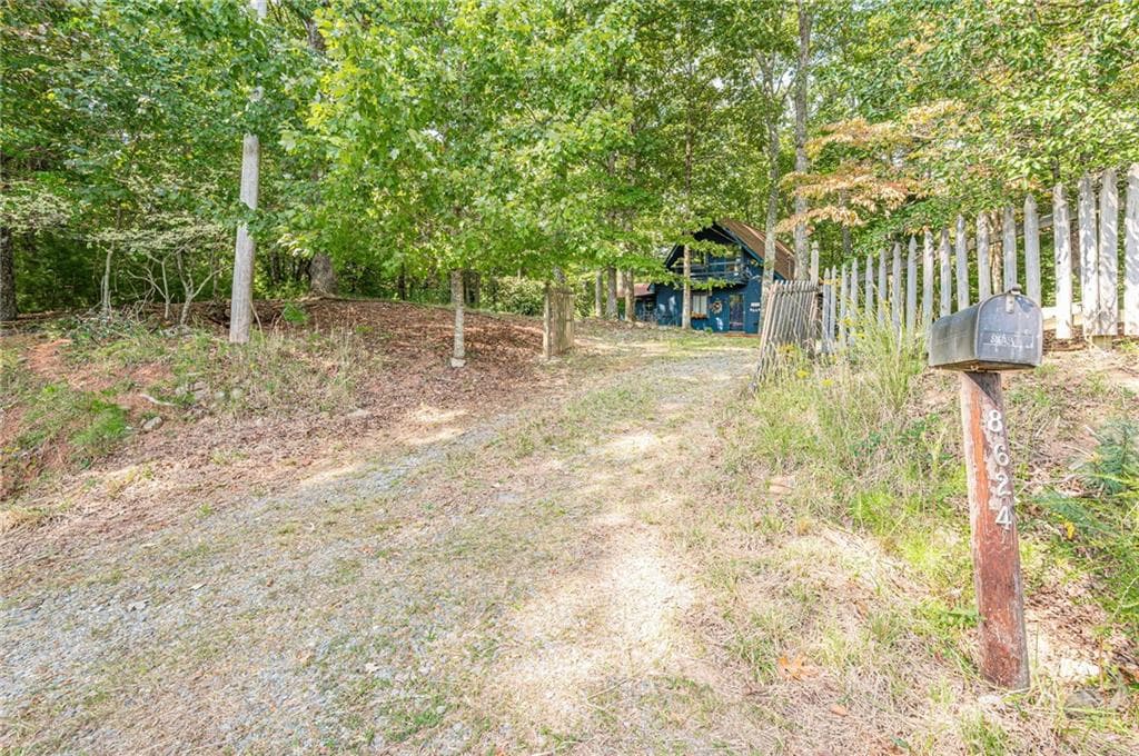 2 bedroom, 1 bathroom, 1,129 sq ft single family residence for sale at 8624 Old Dial Rd, Blue Ridge, GA 30513 — photo 5
