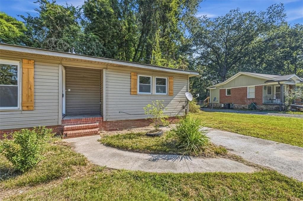 3 bedroom, 2 bathroom, 1,350 sq ft single family residence for sale at 30 Tyler Street, Rome, GA 30165 — photo 4