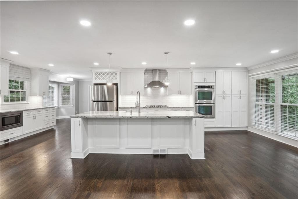 5 bedroom, 2 bathroom, 2,776 sq ft single family residence for rent at 3315 N Embry Circle, Atlanta, GA 30341 for $3,400 a month — photo 4