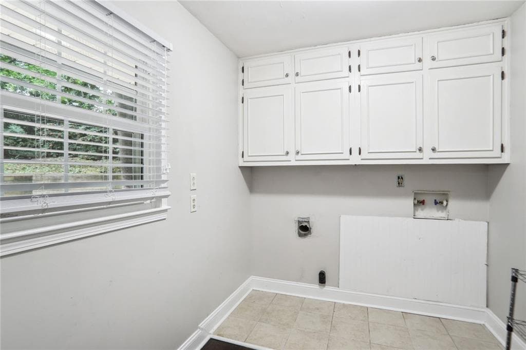 5 bedroom, 2 bathroom, 2,776 sq ft single family residence for rent at 3315 N Embry Circle, Atlanta, GA 30341 for $3,400 a month — photo 8