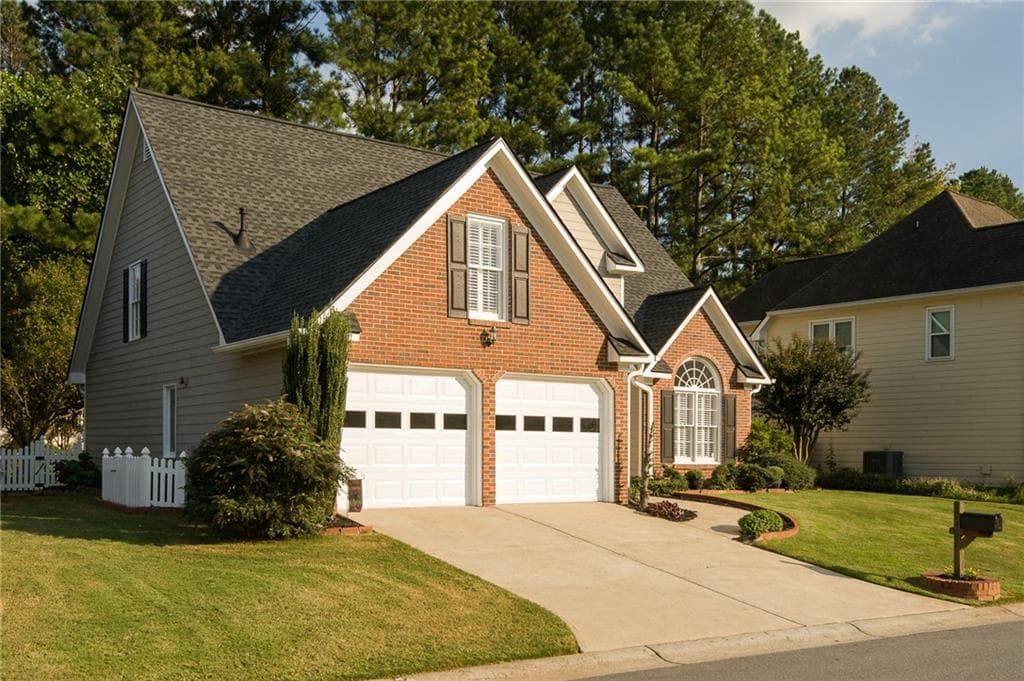 4 bedroom, 3 bathroom, 2,065 sq ft single family residence for sale at 1948 Briar Pond Way, Marietta, GA 30066 — photo 3