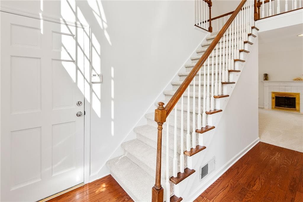 4 bedroom, 3 bathroom, 2,065 sq ft single family residence for sale at 1948 Briar Pond Way, Marietta, GA 30066 — photo 5