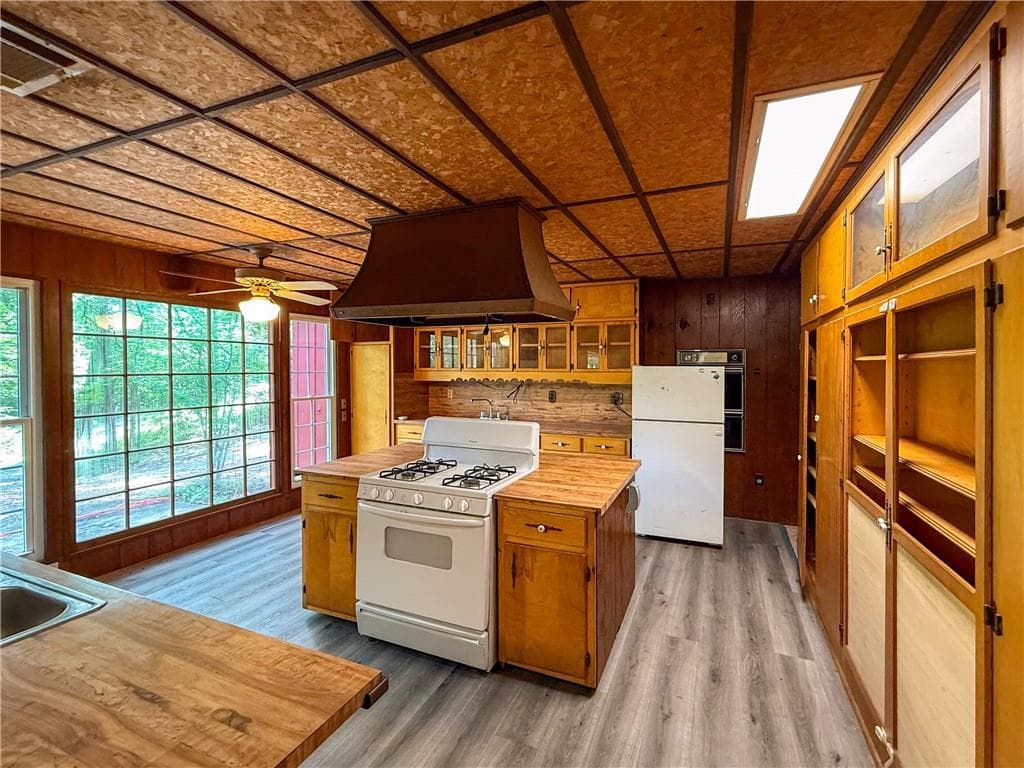 3 bedroom, 3 bathroom, 1,860 sq ft single family residence for sale at 114 Funaro Lane, Dahlonega, GA 30533 — photo 5