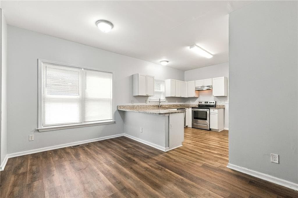 5 bedroom, 3 bathroom, 2,662 sq ft single family residence for rent at 1080 Gun Club Road, Atlanta, GA 30318 for $2,055 a month — photo 5