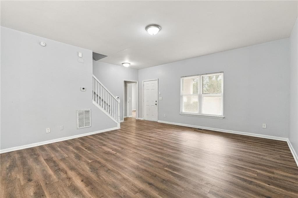 5 bedroom, 3 bathroom, 2,662 sq ft single family residence for rent at 1080 Gun Club Road, Atlanta, GA 30318 for $2,055 a month — photo 7