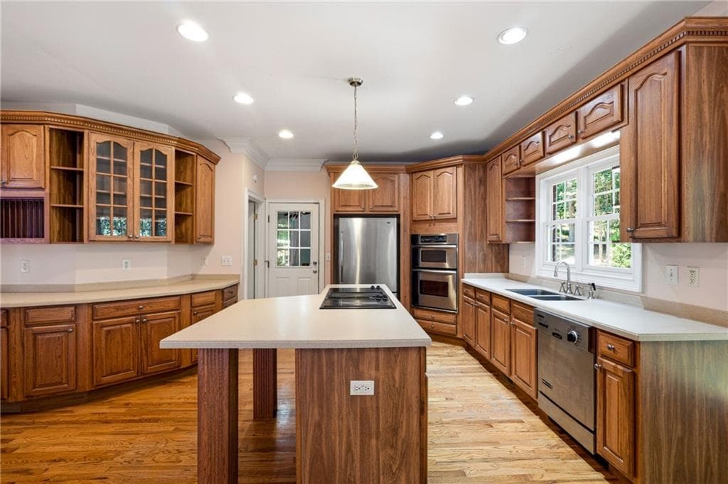 6 bedroom, 5 bathroom, 5,027 sq ft single family residence for sale at 65 Tanglewood Road, Newnan, GA 30263 — photo 2