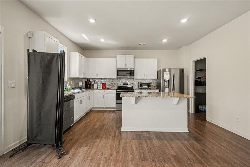 5 bedroom, 3 bathroom, 2,787 sq ft single family residence for rent at 477 Starbuck Parkway, Pendergrass, GA 30567 for $2,600 a month — photo 10