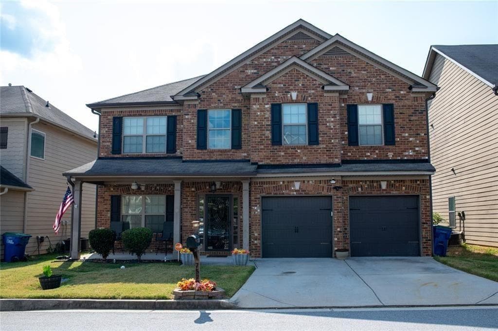 4 bedroom, 3 bathroom, 2,612 sq ft single family residence for sale at 7579 Crawford, Fairburn, GA 30213