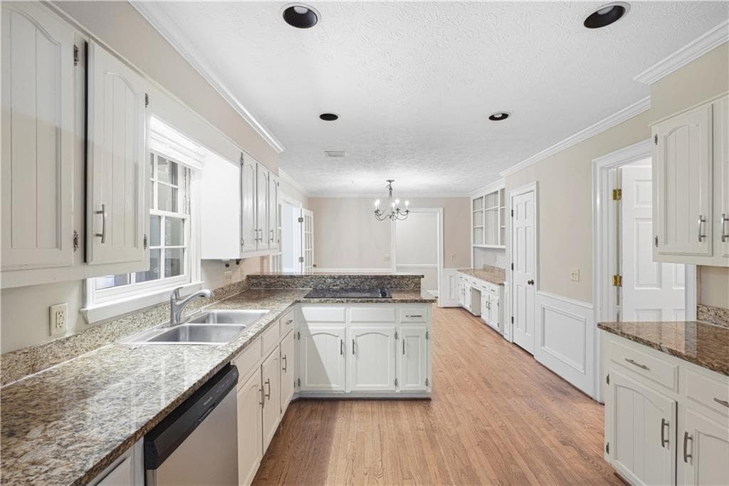 6 bedroom, 5 bathroom, 5,056 sq ft single family residence for sale at 2360 Kimbrough Court, Atlanta, GA 30350 — photo 2