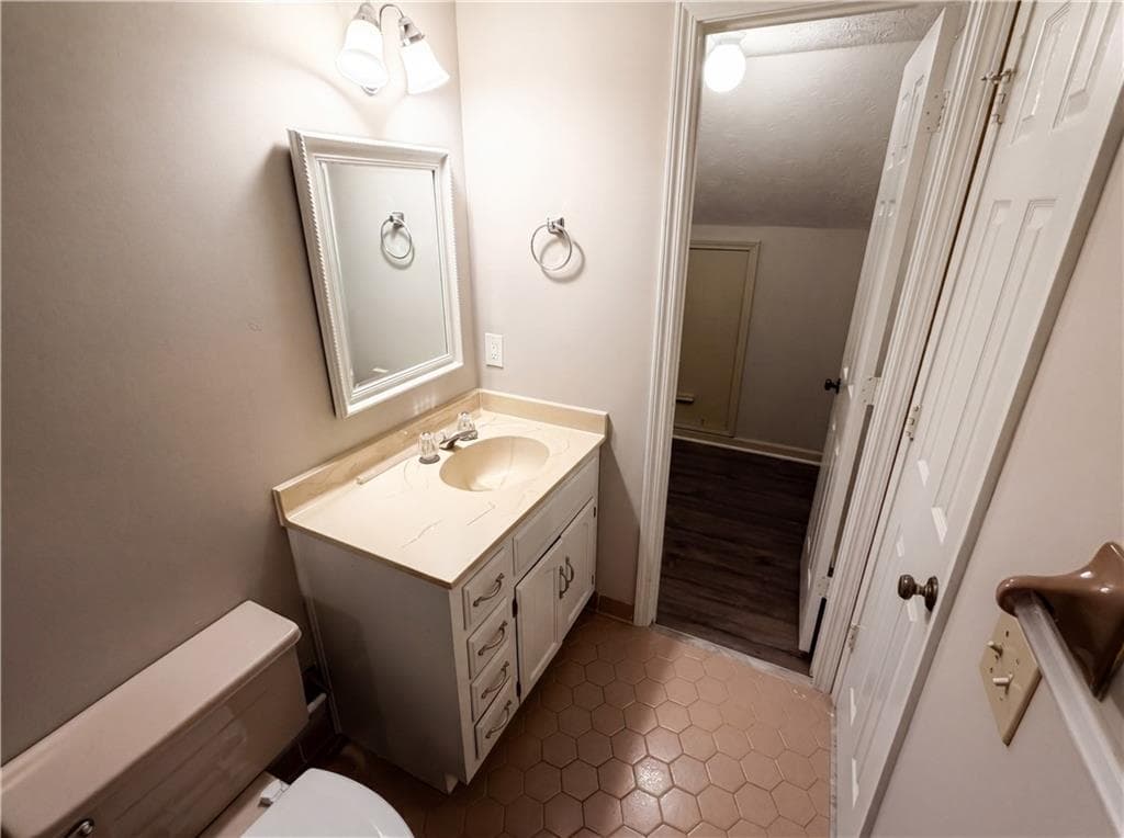 6 bedroom, 5 bathroom, 5,056 sq ft single family residence for sale at 2360 Kimbrough Court, Atlanta, GA 30350 — photo 10
