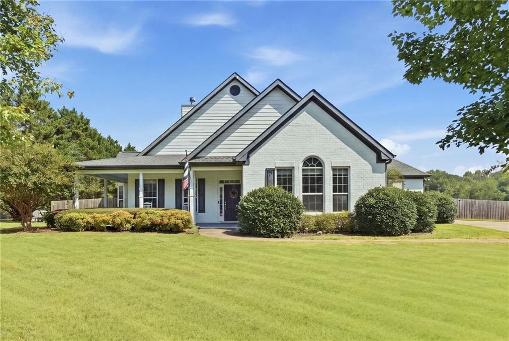4 bedroom, 2 bathroom, 2,605 sq ft single family residence for sale at 764 Appian Way, Statham, GA 30666 — photo 2