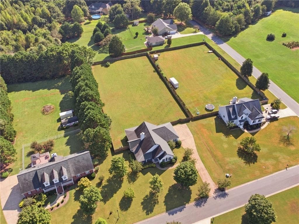 4 bedroom, 2 bathroom, 2,605 sq ft single family residence for sale at 764 Appian Way, Statham, GA 30666 — photo 3