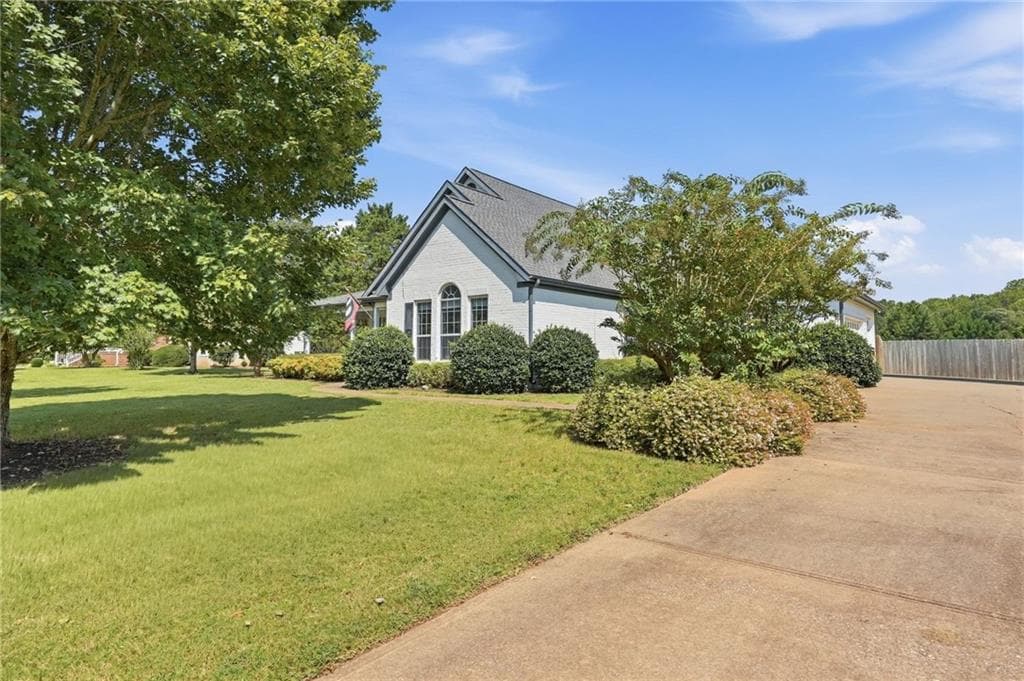 4 bedroom, 2 bathroom, 2,605 sq ft single family residence for sale at 764 Appian Way, Statham, GA 30666 — photo 6