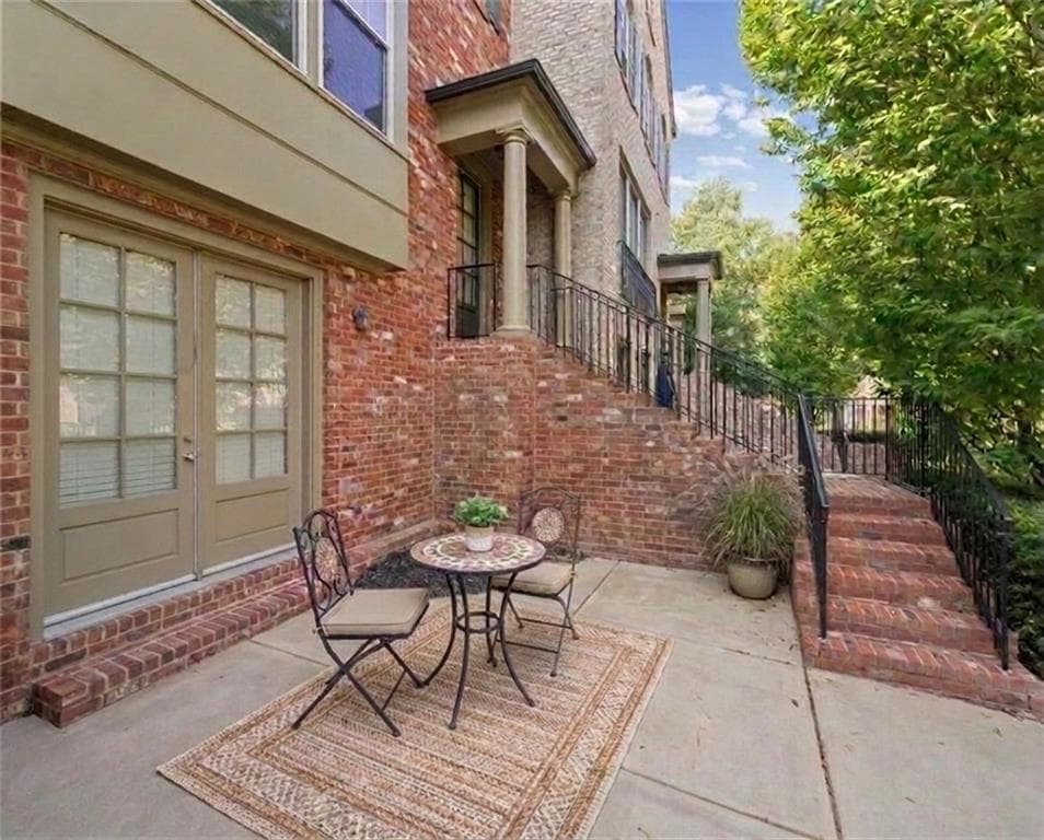 4 bedroom, 4 bathroom, 2,760 sq ft townhouse for sale at 530 Micayne Circle 4, Smyrna, GA 30082 — photo 3