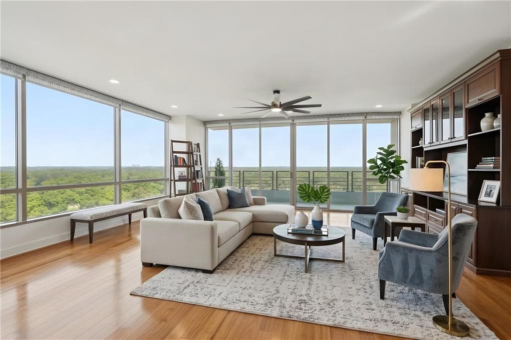 2 bedroom, 3 bathroom, 1,940 sq ft condominium for sale at 700 Park Regency Place 1907, Atlanta, GA 30326 — photo 7